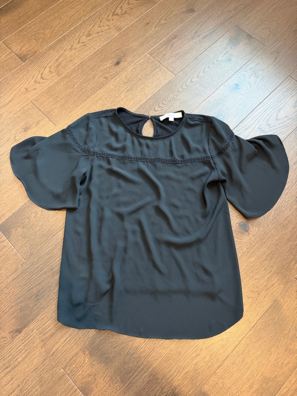 Loft Women's Short-Sleeve Blouse with Keyhole Back Size Small - C37-050
